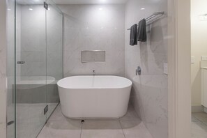 Apartamento Deluxe | Baño | Toallas