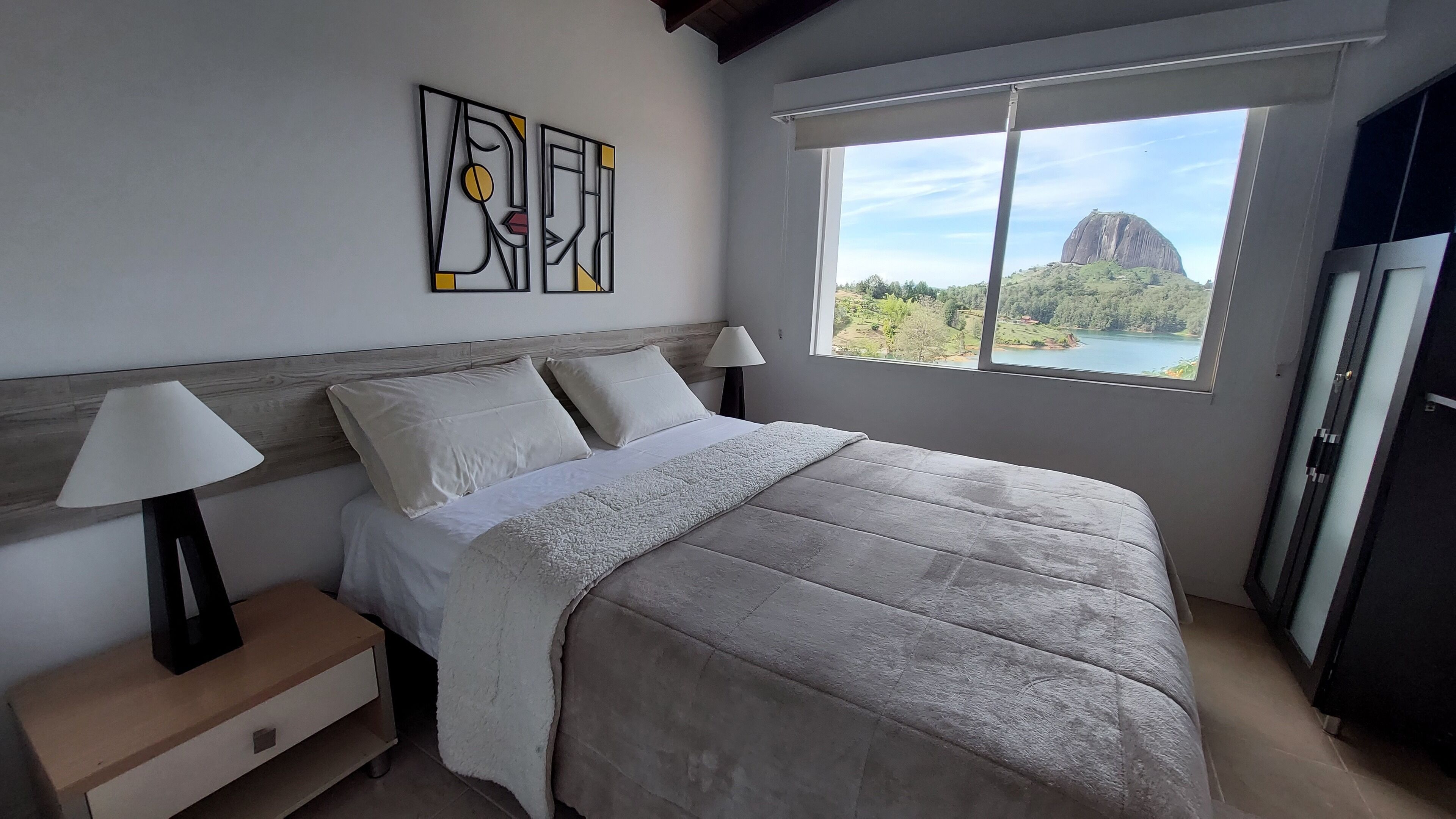 Family Villa | 5 bedrooms, Egyptian cotton sheets, premium bedding, down duvets