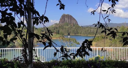 Casa de Campo Con Vista a la Piedra