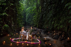 Couples’ dining - Pramana Giri Kusuma  (Payangan)