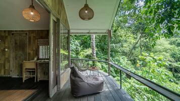 Classic Room | Pemandangan dari bilik
