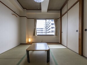 Traditional Triple Room, Smoking, Shared Bathroom