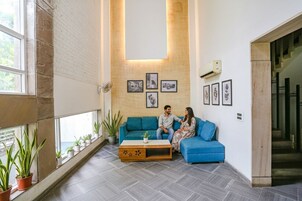 Sala de estar en el lobby