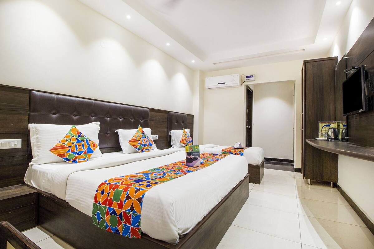 Family Room | Egyptian cotton sheets, premium bedding, in-room safe, desk