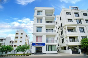 Property entrance - Fabhotel Eleanora (Barasat)
