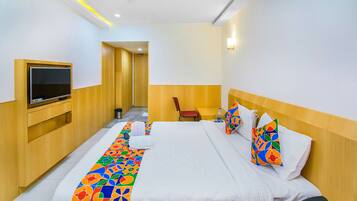 Deluxe Room | Egyptian cotton sheets, premium bedding, in-room safe, desk