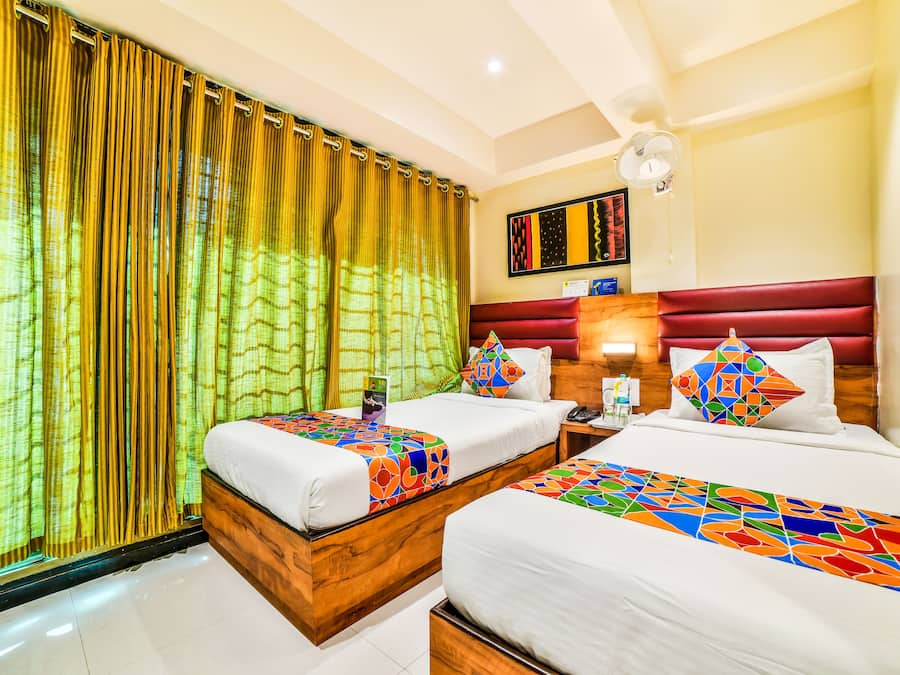 Egyptian cotton sheets, premium bedding, in-room safe, desk