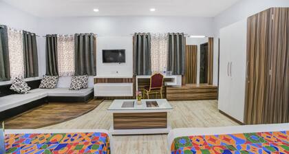 Fabhotel Bee Town