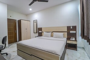 Premium Room - Fabhotel Casa (Mohali)