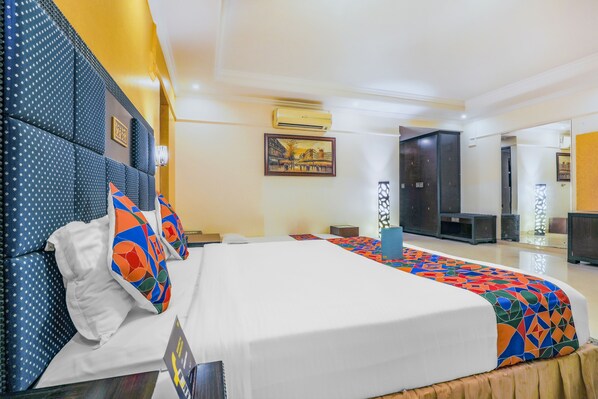 Egyptian cotton sheets, premium bedding, in-room safe, desk - FabHotel Royal Mirage (Goa)