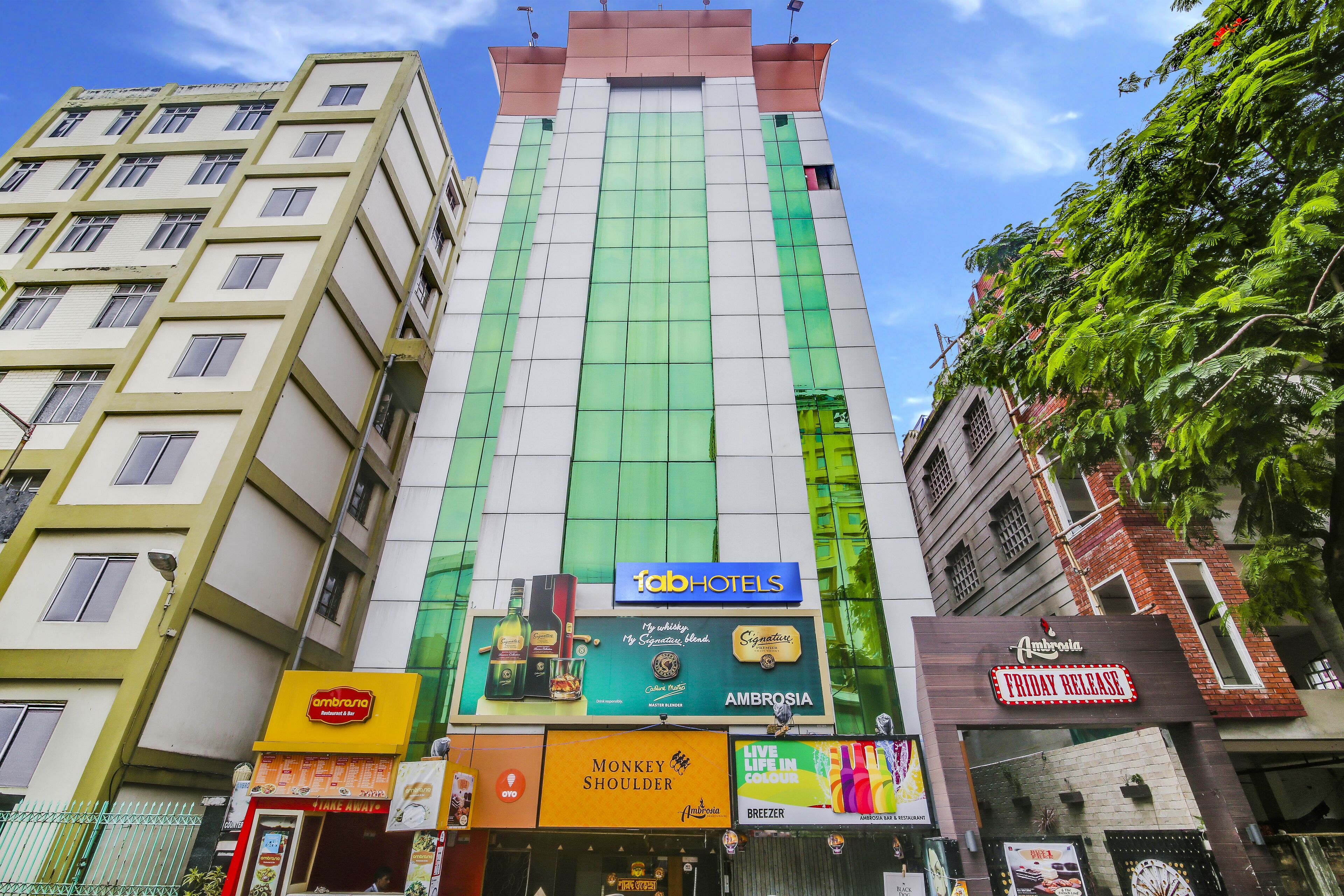 Foto - FabHotel Aayash - Nr City Center Metro Station