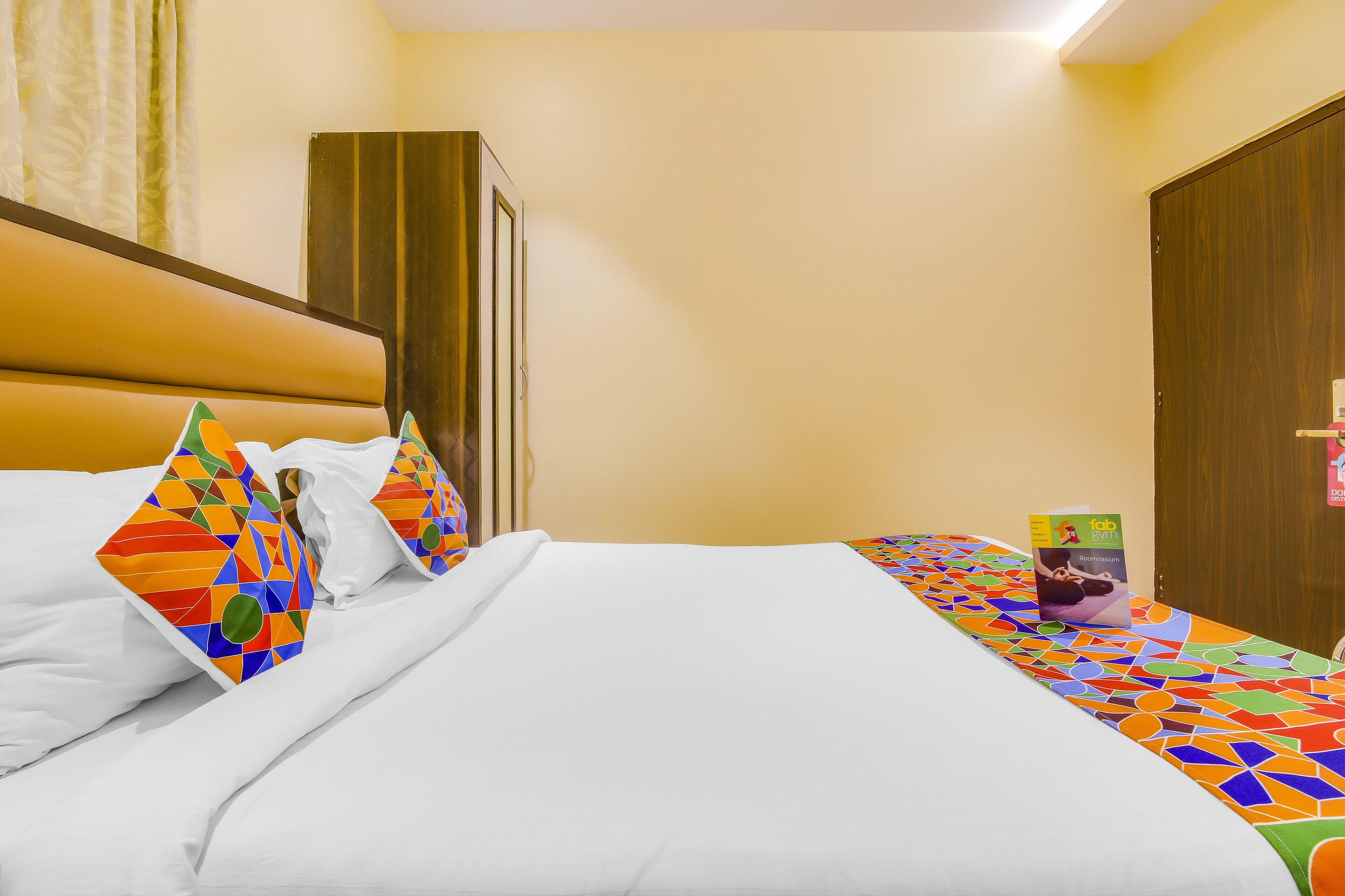 Foto - FabHotel Aayash - Nr City Center Metro Station