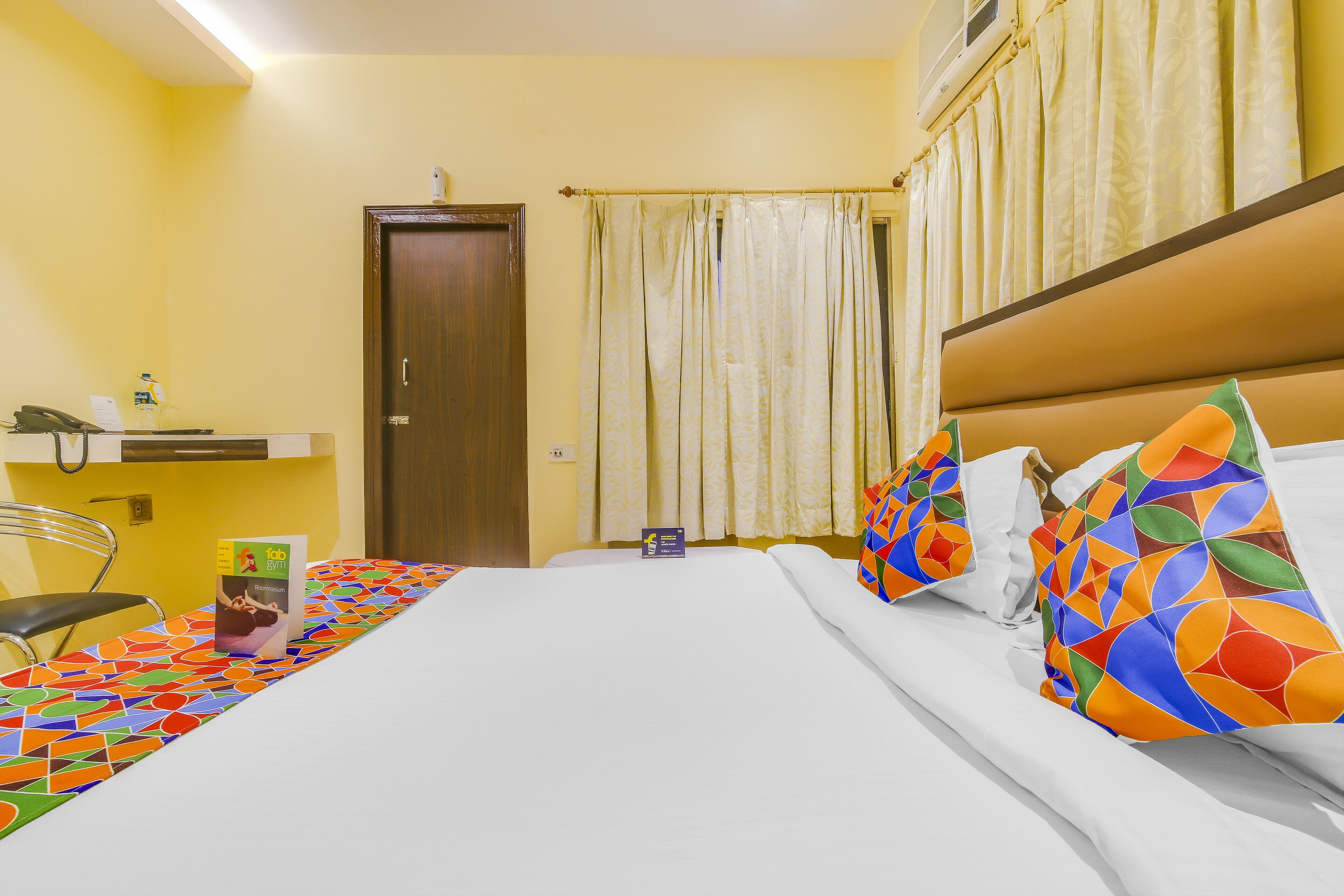 Foto - FabHotel Aayash - Nr City Center Metro Station