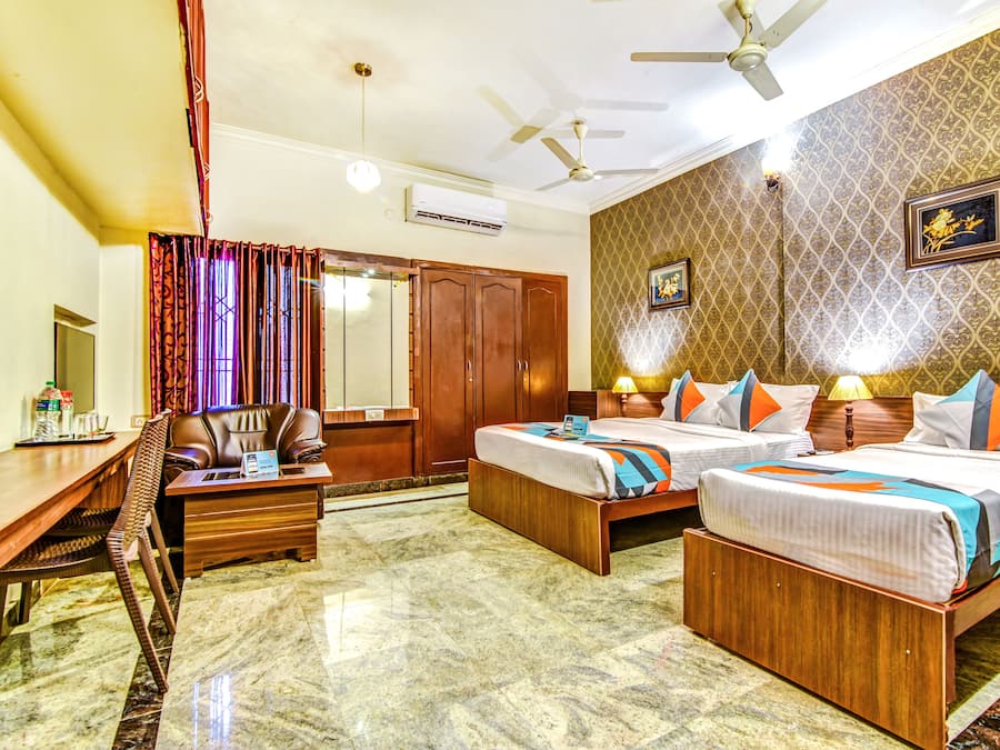 Family Room | Egyptian cotton sheets, premium bedding, in-room safe, desk