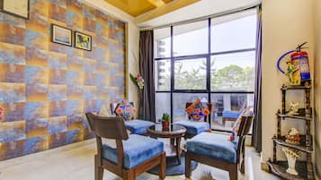 Área de estar no saguão