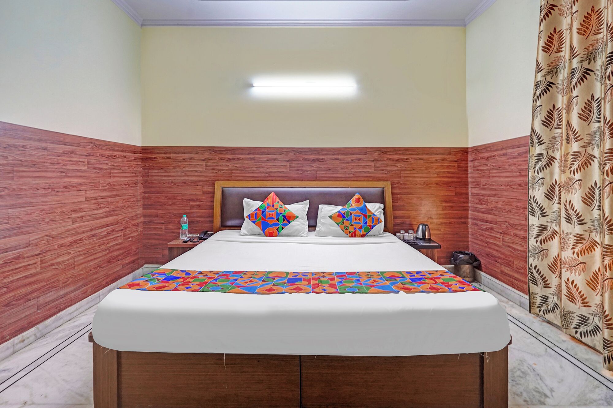 Egyptian cotton sheets, premium bedding, in-room safe, desk