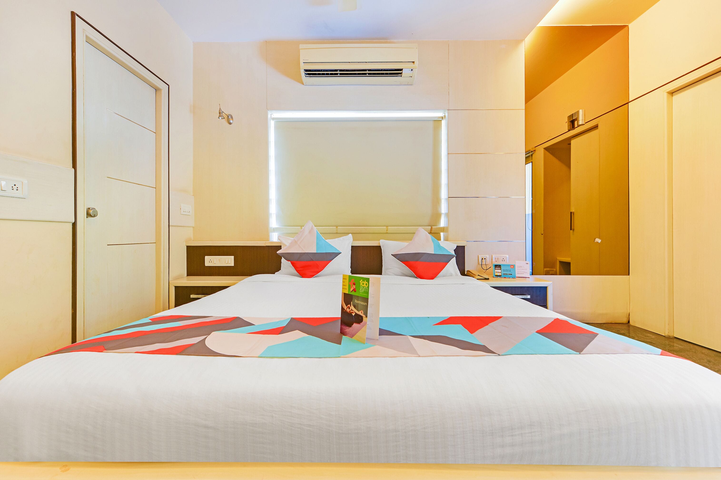 Deluxe Room | Egyptian cotton sheets, premium bedding, in-room safe, desk