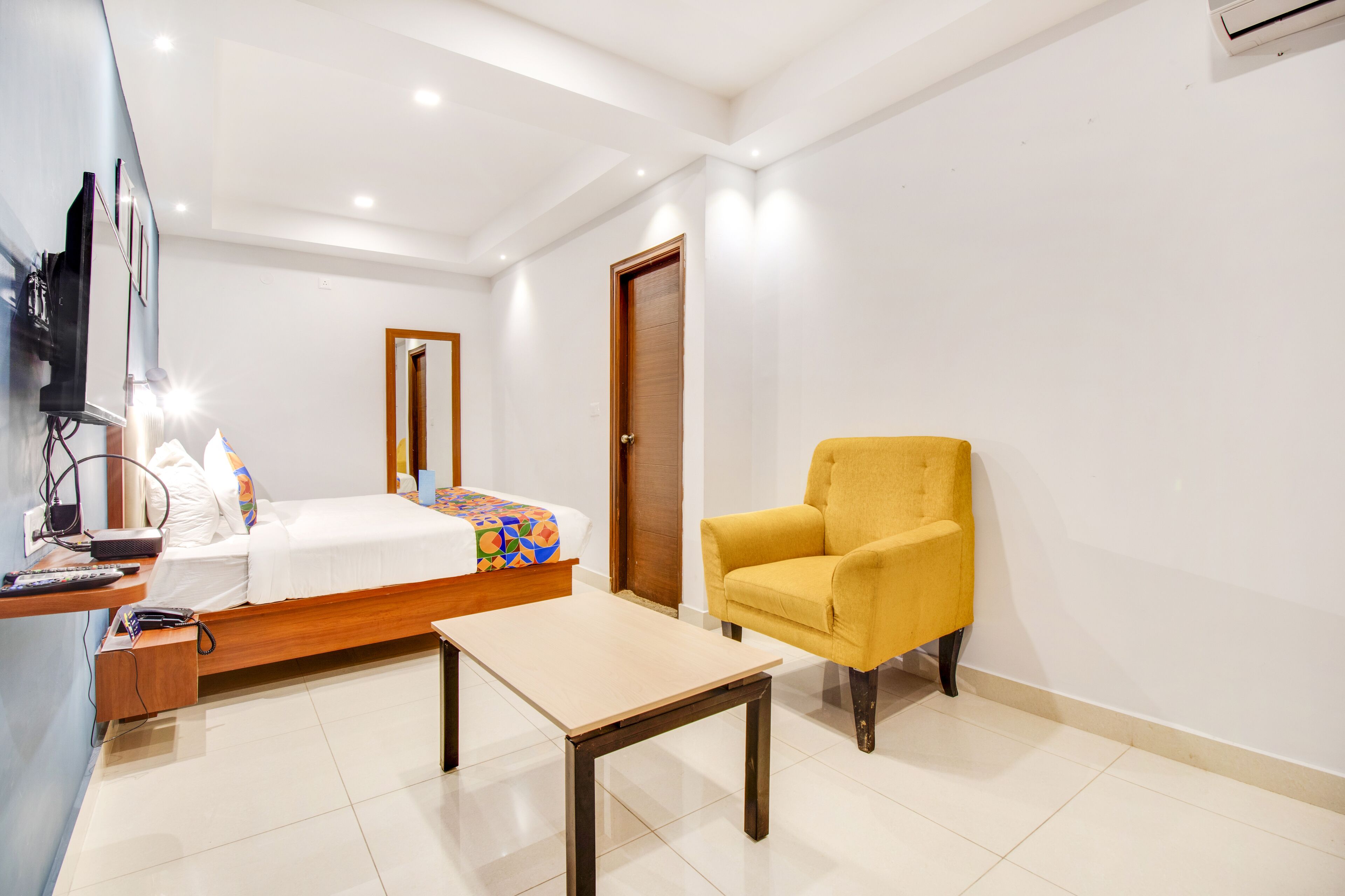 egyptian cotton sheets, premium bedding, in-room safe, desk