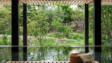 Nhà tắm công cộng