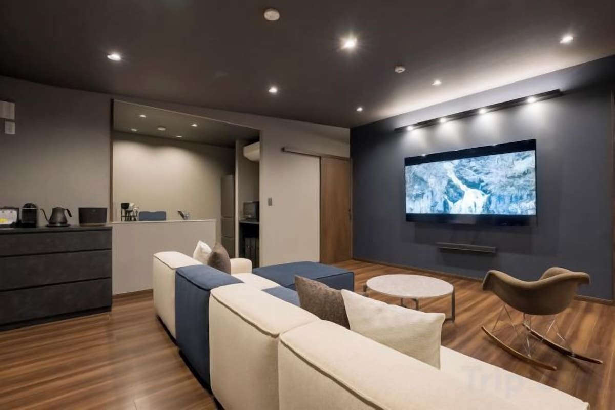 TV, heated floors