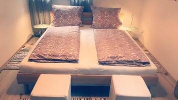 2 bedrooms, iron/ironing board, travel crib, free WiFi