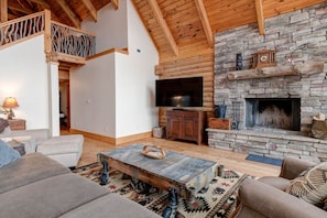 Smart TV, fireplace, DVD player, printers