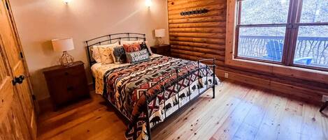 5 chambres, bureau, fer et planche à repasser, lit parapluie