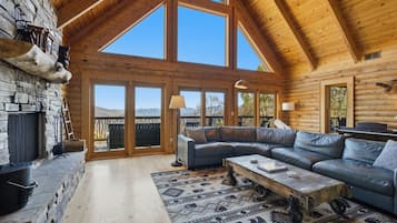 Smart TV, fireplace, DVD player, printers