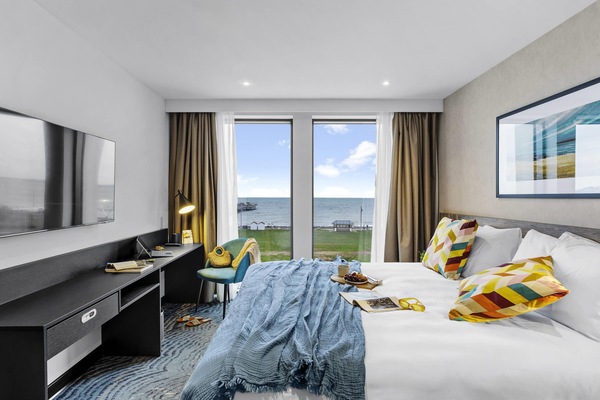 Premium Room, 1 Double Bed | Desk, laptop workspace, soundproofing, iron/ironing board (on request)