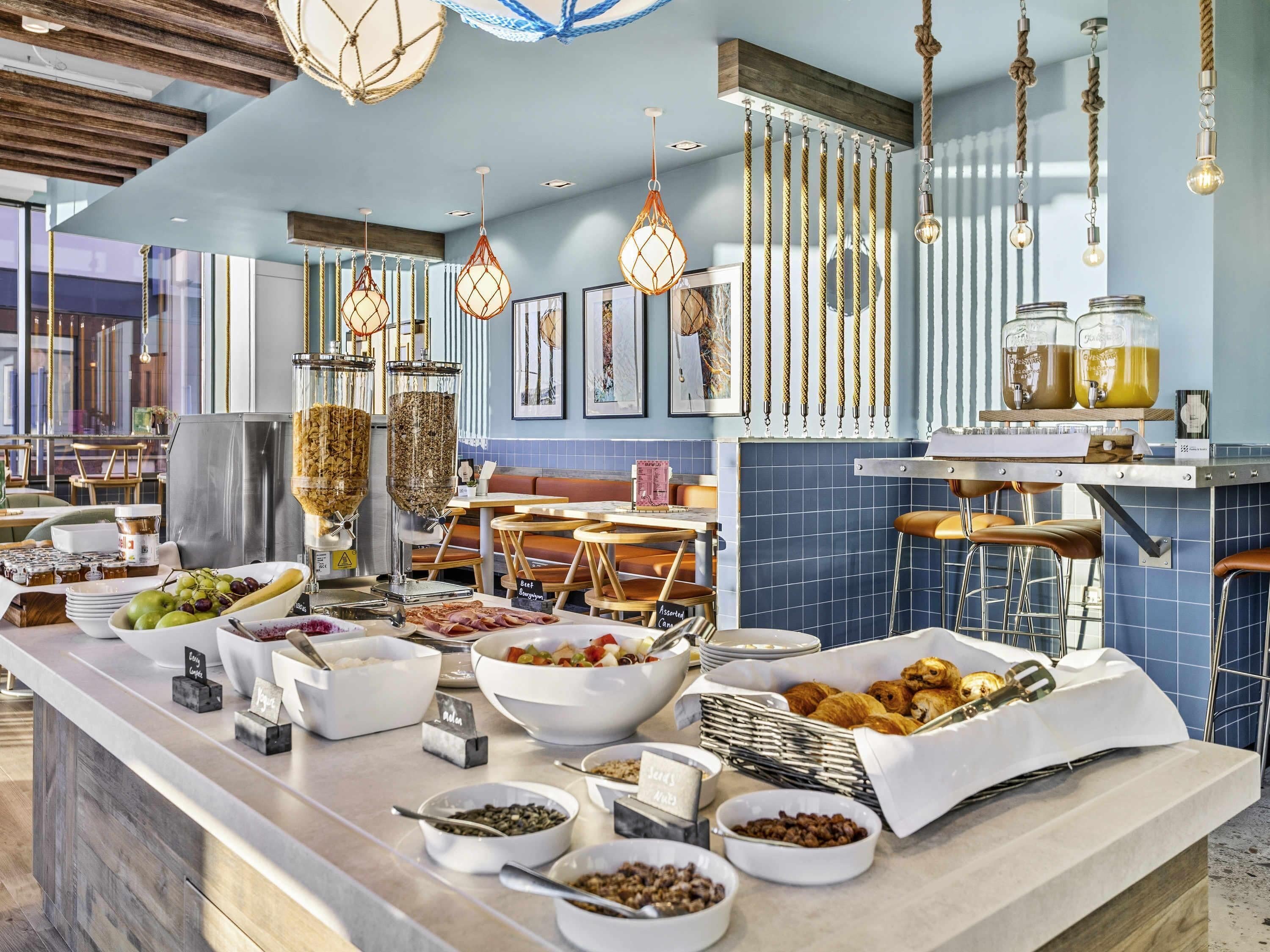 Daily buffet breakfast (GBP 12 per person)