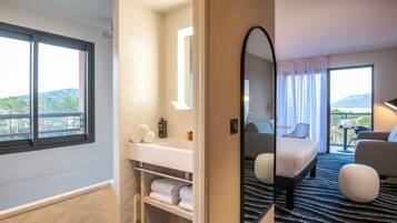 Familienzimmer, 1 Queen-Bett und Schlafsofa, Balkon, Meerblick