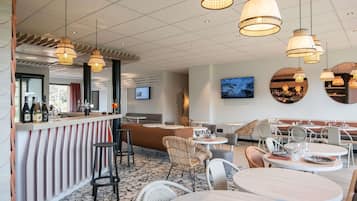 Daily buffet breakfast (EUR 15 per person)