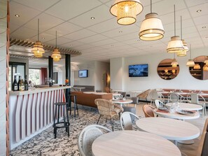 Päivittäinen buffetaamiainen (15 EUR per henkilö)