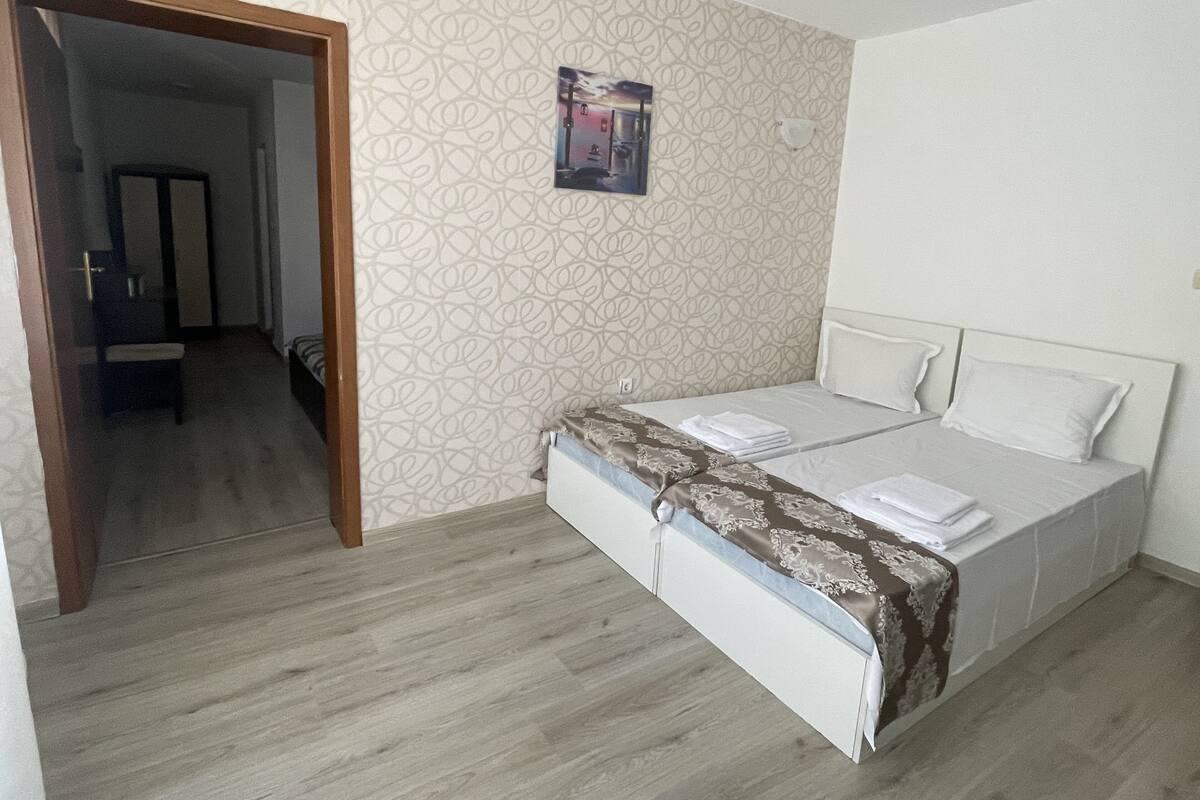 Free WiFi, bed sheets
