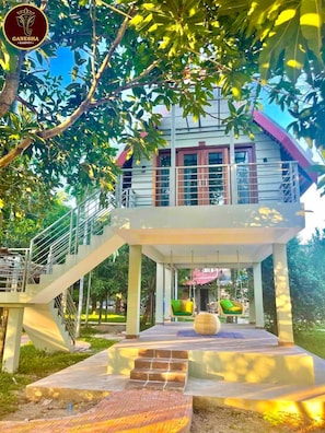 Comfort Tree House | Iron/ironing board, free WiFi