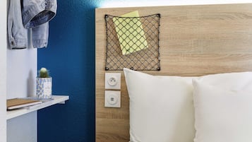 Kamer, 1 tweepersoonsbed, privébadkamer (Cabrio) | Een laptopwerkplek, geluiddichte muren, reisbedje, gratis wifi