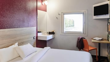 Room, 1 double bed (Tandem) | Laptop workspace, soundproofing, travel crib, free WiFi