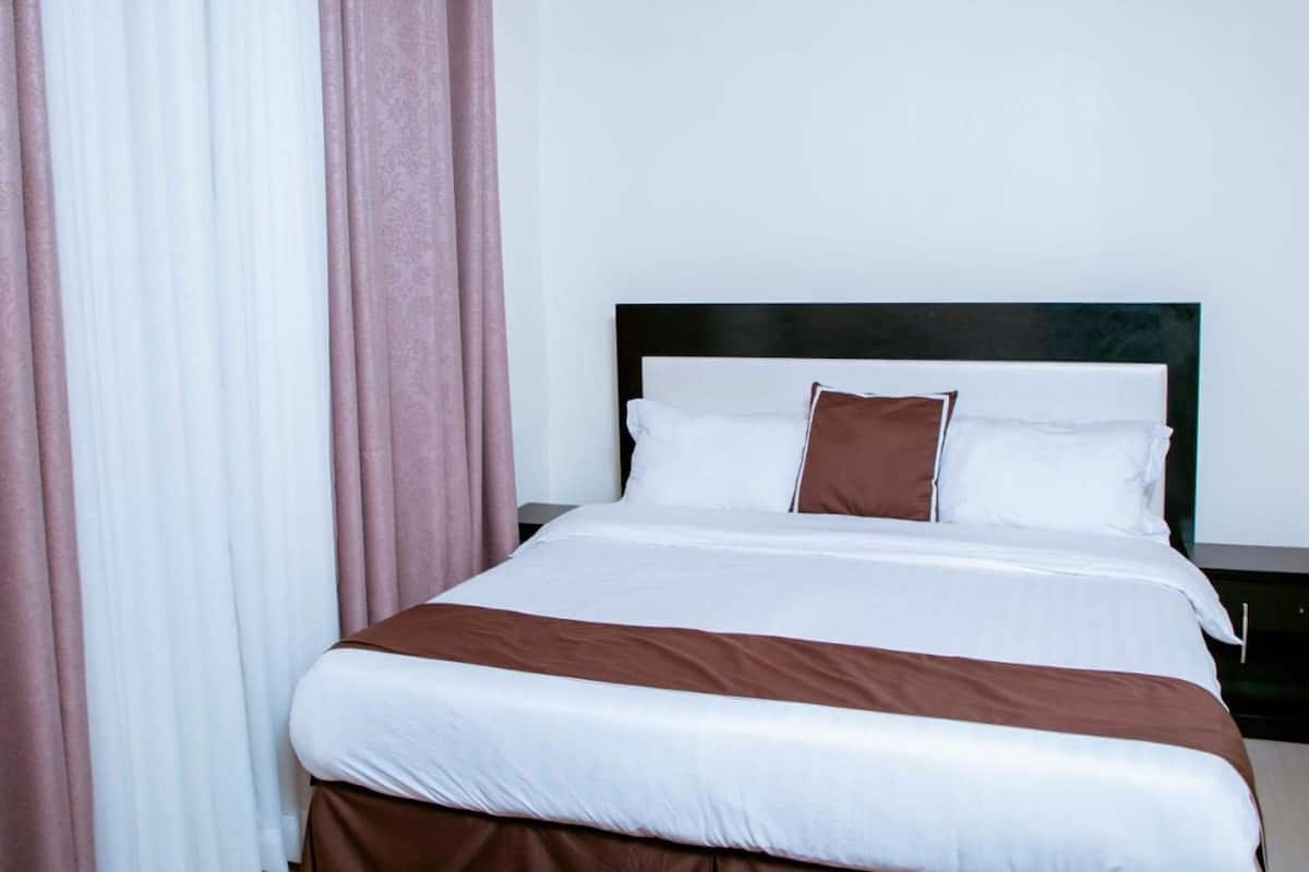 Ropa de cama hipoalergénica y escritorio
