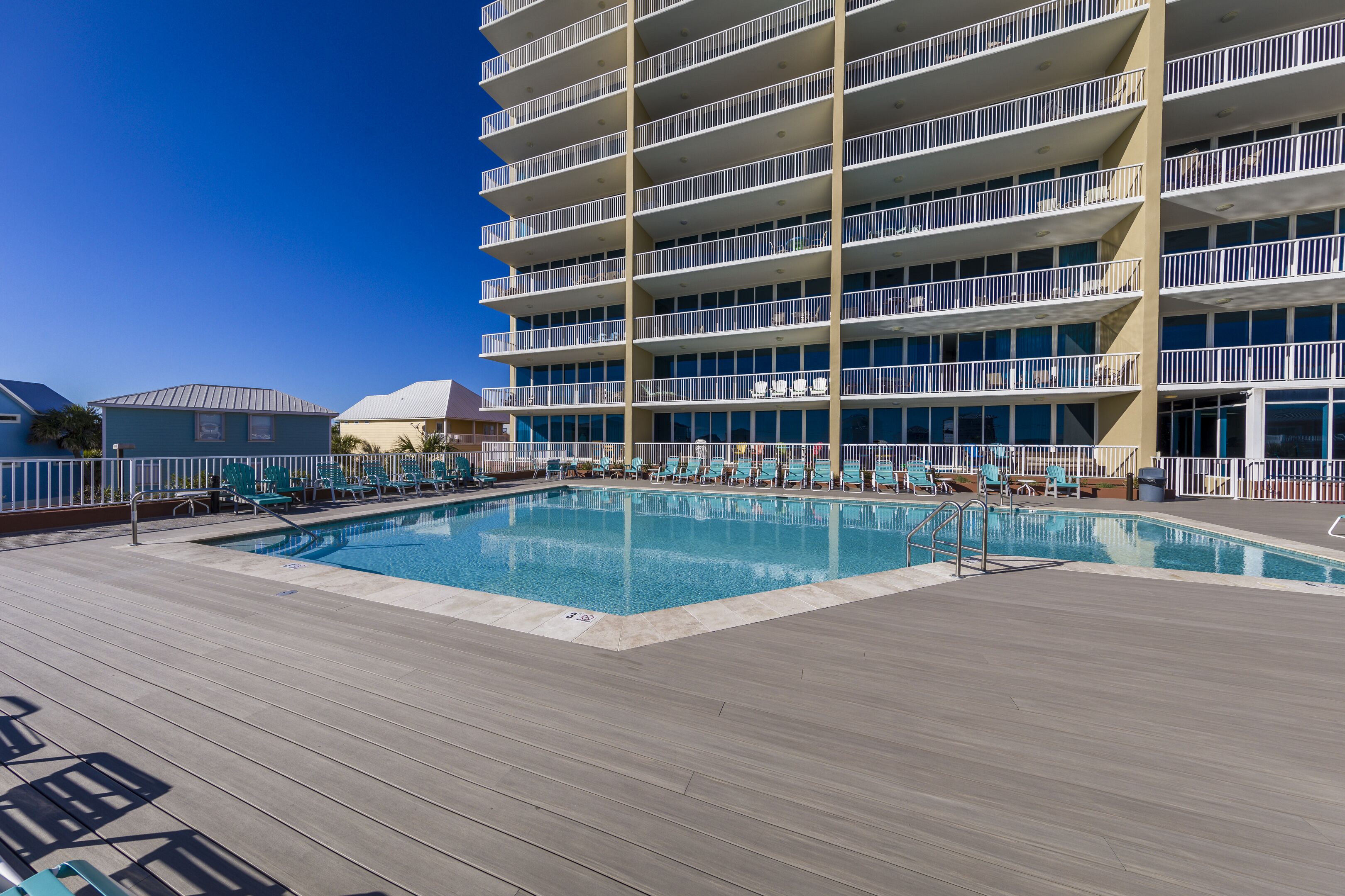 Hồ bơi ngoài trời 