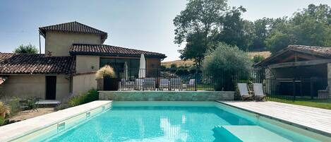 Fachada de la propiedad