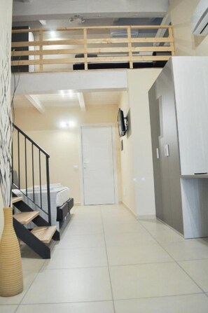 1 habitación, escritorio, wifi y ropa de cama