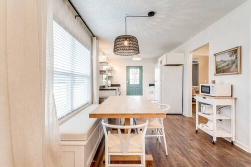 Pet Friendly |Outdoor Fire Pit|Shops & Food Nearby