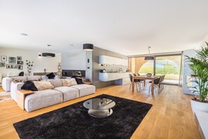 Smart-TV, peis, videospill og bordtennis