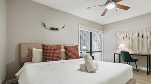 2 bedrooms, desk, iron/ironing board, free WiFi