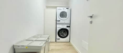 Family Apartment, Multiple Bedrooms, 2 Bathrooms, Beachside (Modern House Apartment 4) | Bathroom
