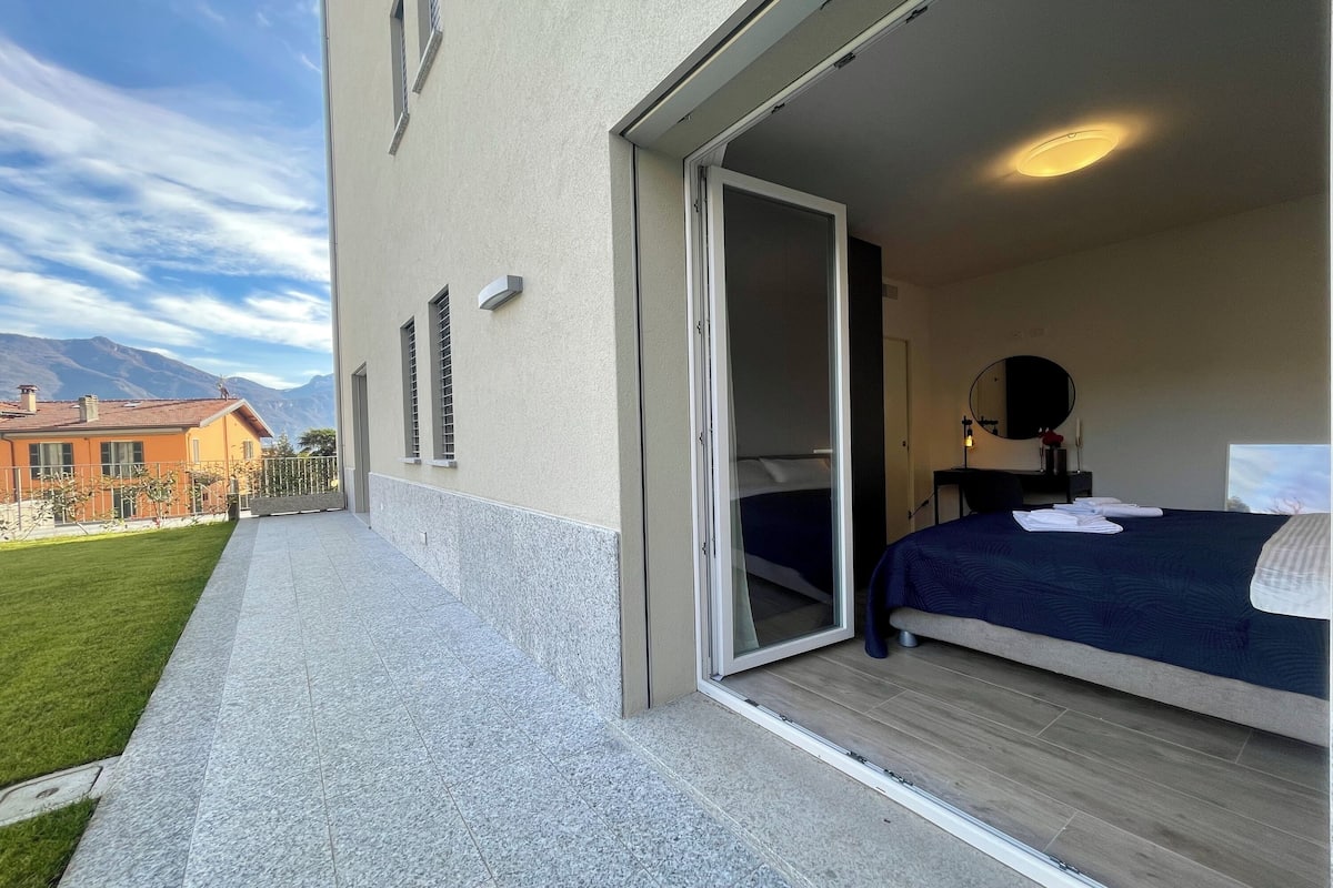 Family Apartment, Multiple Bedrooms, 2 Bathrooms (Modern House Apartment 1) | 2 bedrooms, iron/ironing board, free WiFi, bed sheets