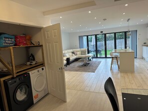 Interior - Beautiful home in Oxford (Headington)