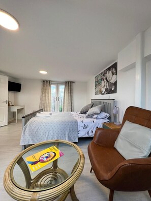 6 bedrooms, iron/ironing board, free WiFi - Beautiful home in Oxford (Headington)