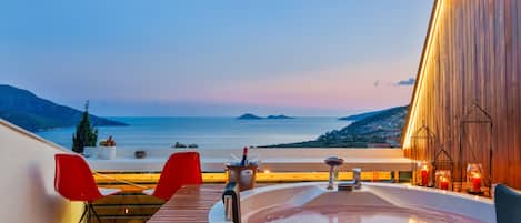 Honeymoon Penthouse | 1 bedroom, Egyptian cotton sheets, premium bedding, down comforters