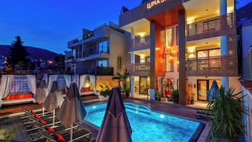 Front of property – evening/night